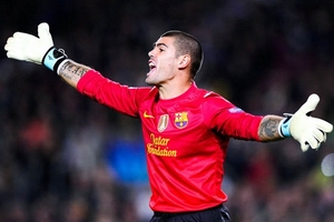 Victor Valdes, “bom tấn” Hè 2013