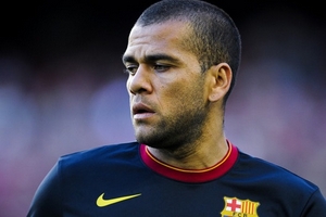 Dani Alves ngại đối đầu với Ibrahimovic ở Champions League