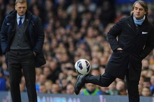 Man City hủy diệt Newcastle, Mancini vẫn “giương cờ trắng”