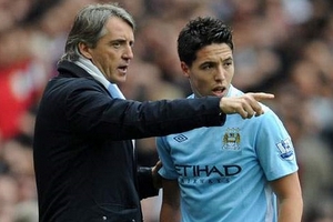 Etihad dậy sóng: Nasri “chửi thẳng mặt” Mancini