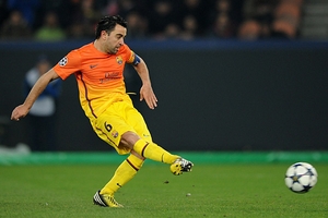 Xavi vượt Casillas để đi vào lịch sử