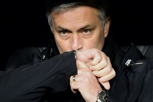 Mourinho bác bỏ vụ “tẩy thẻ”