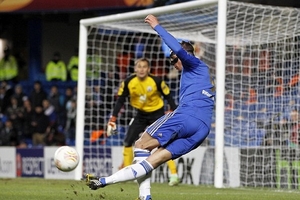 Tự tin trở lại, Torres chơi cả tuyệt kĩ Rabona