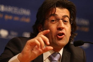 Barca tố trọng tài “không biết luật”