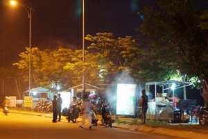 “Xẻ” vỉa hè cho thuê