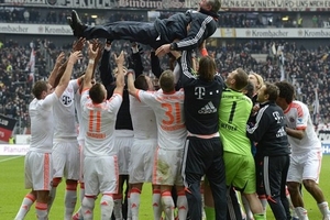 Heynckes thay đổi ý định, Premier League xôn xao