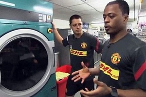 M.U bán bản quyền trung tâm Carrington