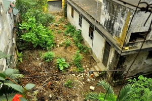 Nuôi lợn liên hoan, công nhân tra tấn người dân bằng "khí thối”