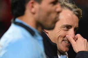 Hạ M.U ngay tại Old Trafford, Mancini hướng đến... mùa giải mới