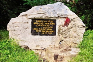 Gò Đống Đa là ngôi mộ khổng lồ lớn nhất thế giới: Xương trắng thành gò?