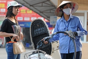 Về việc giá xăng giảm 500 đồng/lít: Dân càng thêm bức xúc!