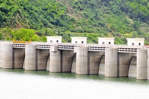 Vụ Đà Nẵng đòi nước từ thủy điện Đăkmi 4: Tốn tiền tỷ để nước cuốn trôi