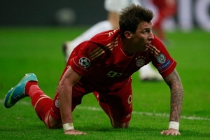 UEFA bị tố “đánh lén” Bayern trước vòng bán kết