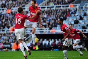 Trước vòng 33 Premier League: Man Utd = Man City + 15?