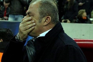 Bại tướng của Mourinho bị cấm chỉ đạo 9 trận