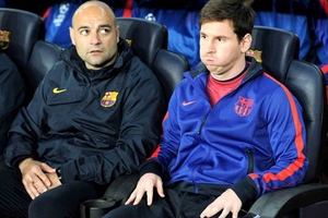 Barcelona nhọc nhằn vào bán kết: Hai bộ mặt Messi