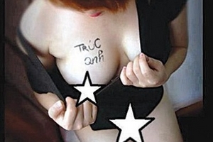 “Văn hóa xôi thịt” và tình yêu nở trên vòng một