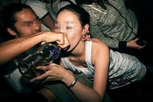 Teen girl lừa bán trinh... nhiều lần