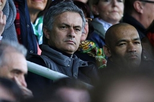 Mourinho bất ngờ tới Đức “bắt bài” Dortmund