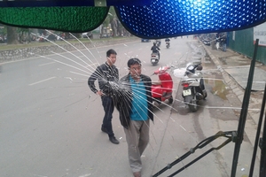 Hà Nội: Liên tiếp vụ việc nhân viên xe buýt bị hành hung