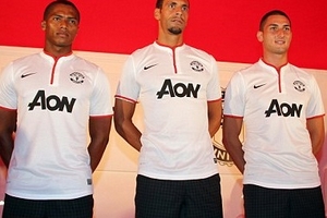 Vì 30 triệu bảng, M.U tính bỏ Nike theo Warrior Sports