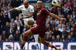 Man City: Tạm biệt ngôi vương, tạm biệt Mancini?