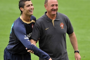 'Cristiano Ronaldo diệu kỳ hơn Messi'