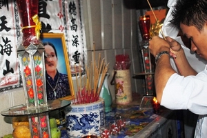 Người mẹ tự vẫn vì chồng con: "Chính quyền địa phương đã có lỗi"