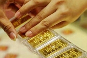 “Ôm” vàng vẫn quá nhiều rủi ro