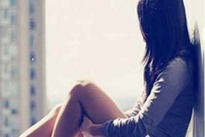 Đau xót cô bé 10 tuổi lên bàn đẻ