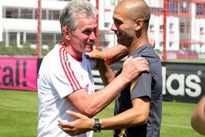 Bayern Munich: Khổ thân, Guardiola!