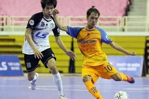 12 đội bóng tham dự giải futsal toàn quốc năm 2013
