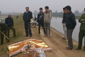 1 ngày, phát hiện 2 xác chết đã bốc mùi, phân hủy