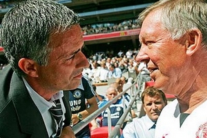 Mourinho không dám xem trận chia tay của Sir Alex