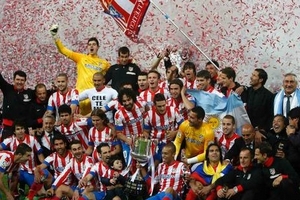 Hạ Real ở Bernabeu, Atletico lên ngôi Cúp Nhà Vua