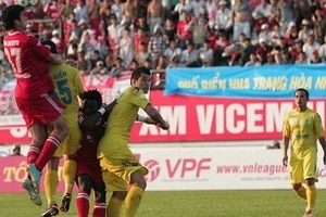 Hải Phòng thua đau Hà Nội T&T ngay tại Lạch Tray