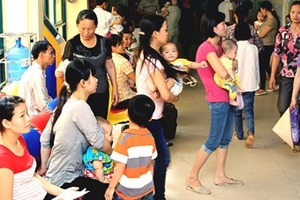 Nắng nóng, trẻ em ốm hàng loạt