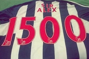 Sir Alex nhận quà "độc" từ cổ động viên West Brom