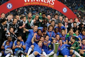 Vô địch Europa League được dự Champions League