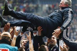 HLV Heynckes tiết lộ về tương lai sau chức vô địch