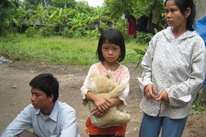 Xót xa cảnh một gia đình bốn thế hệ mù lòa