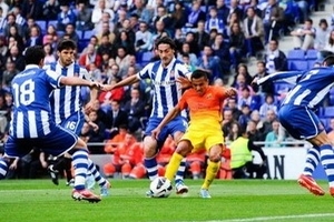 Barca tiến sát kỷ lục, Falcao và Neymar chia tay buồn