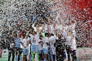 Lazio đoạt Cúp Quốc gia Italy sau trận derby nảy lửa