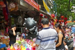 Đồ chơi độc hại vẫn áp đảo