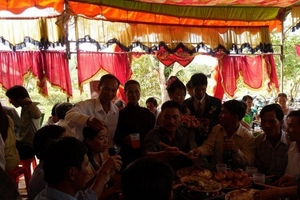 Độc đáo chuyện dựng vợ gả chồng