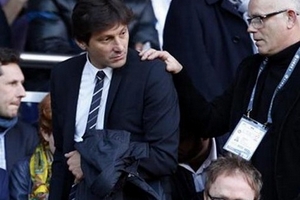 Giám đốc thể thao PSG Leonardo nhận án phạt nặng