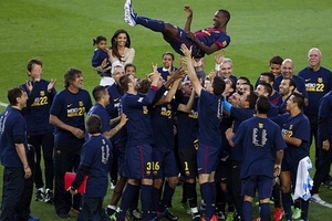 Barca giành chức vô địch Liga với kỷ lục 100 điểm