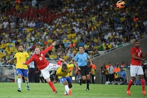 Rooney tỏa sáng, "Tam sư" hòa trên thế thắng Brazil