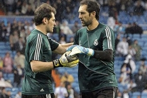 Arbeloa công khai bảo vệ Diego Lopez trước Casillas
