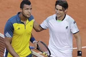 Hạ gục nhanh Tsonga, Ferrer đụng Nadal ở chung kết